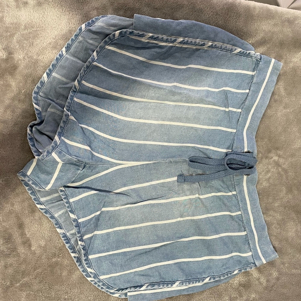 Striped flowy shorts